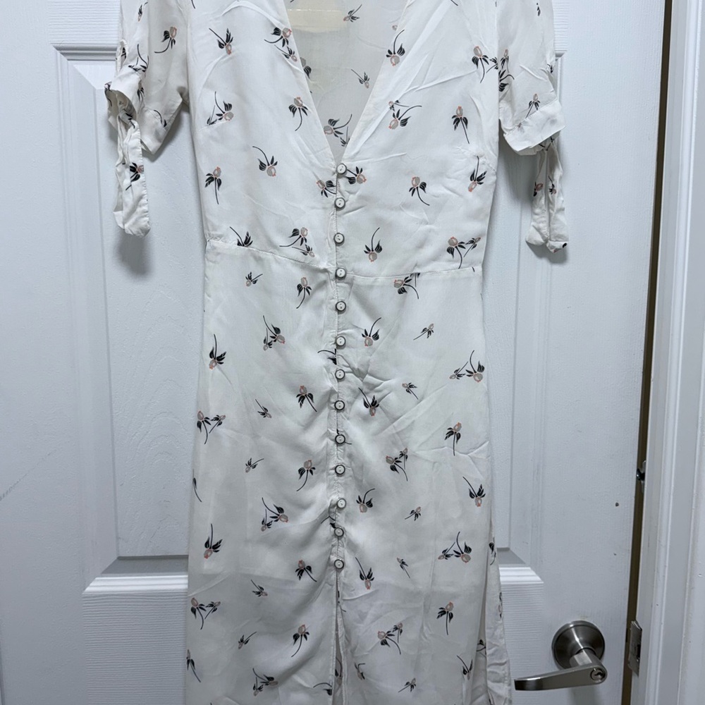 Urban-Outfitter Floral Button-Down midi lightweight Dress - White